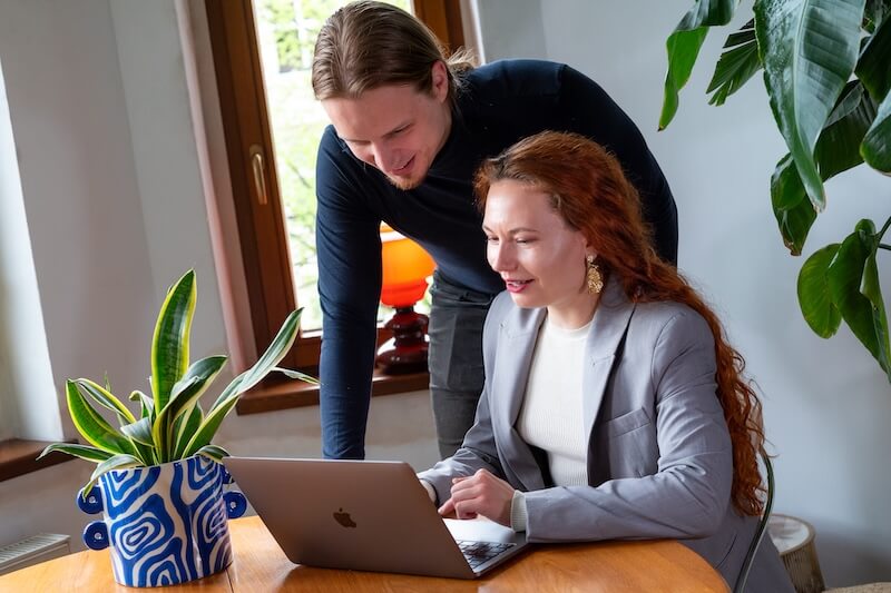 Business Headshot Photography in 2025 – Trends and a Current&nbsp;State